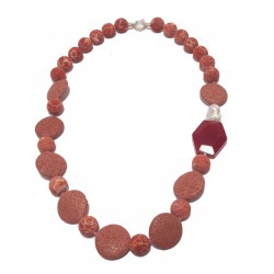 Colar, Julia, pedra, lava, río perlas, raíz de ruby e prata, feita en Italia, edición limitada